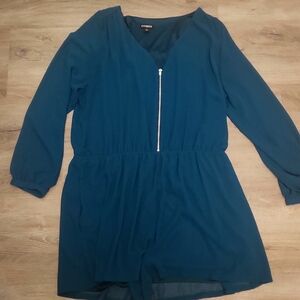 EXPRESS Bluegreen dressy Romper with pockets. Size XL.